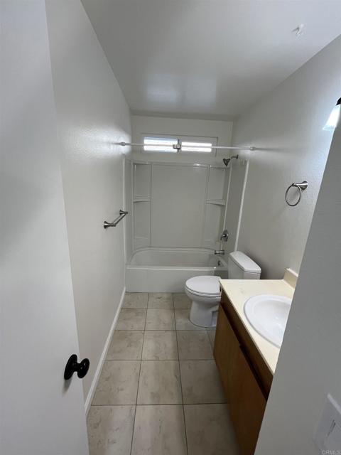 Building Photo - 2557 Central Ave