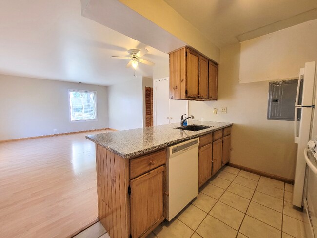 Building Photo - 1024 Cove Dr