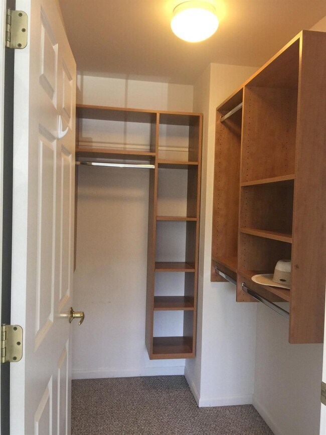 Building Photo - 2774 Barclay Way