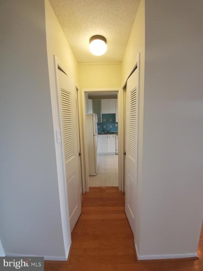 Building Photo - 3705 S George Mason Dr