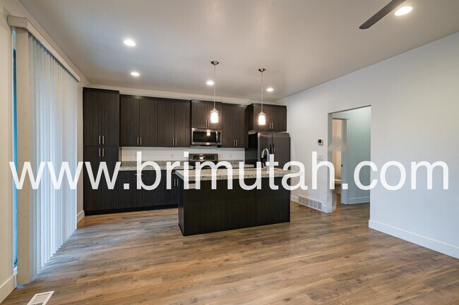 Foto del edificio - 9196 S Holiday Bowl Ct