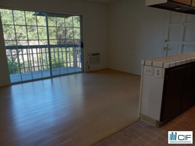 Building Photo - 495 Tabor Dr