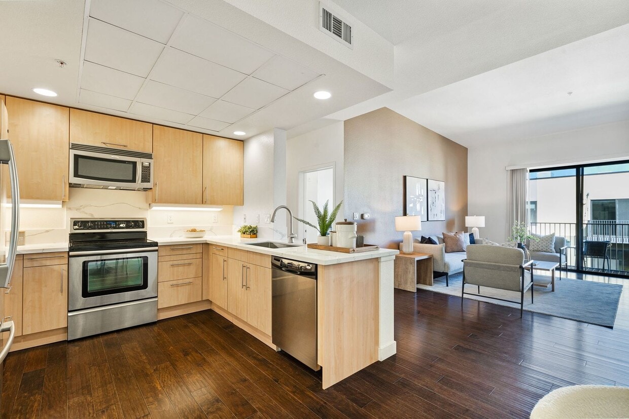 Primary Photo - Spacious & Sunny Condo at Plant 51 in Down...