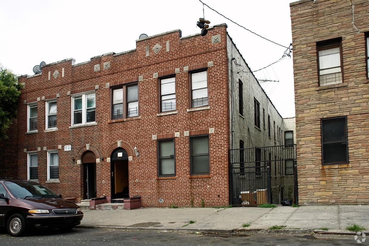 1037 Elder Ave, Bronx, NY 10472 Apartments in Bronx, NY