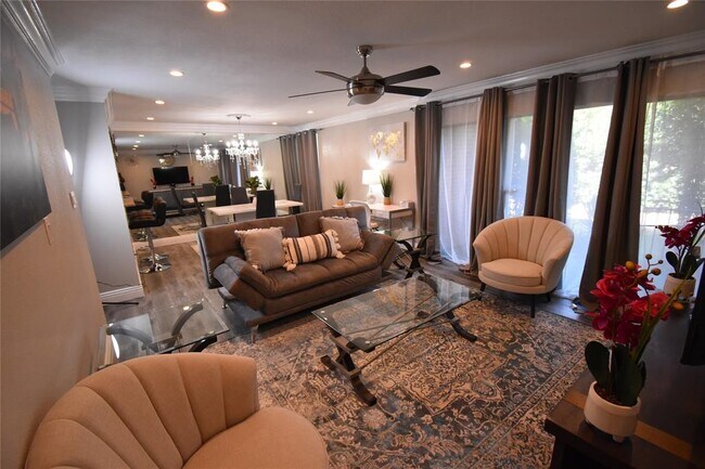 Foto del edificio - 538 E Ave-