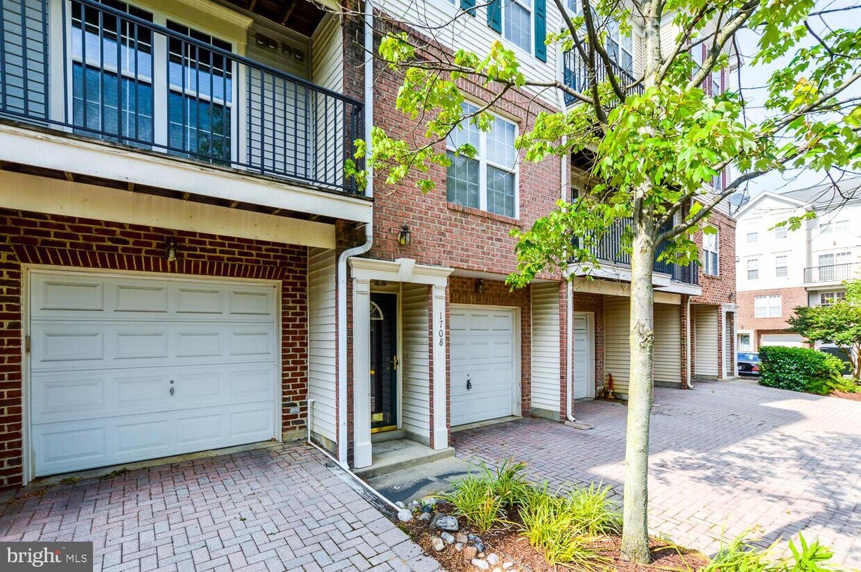 1708 Silver Bell Cir, Bowie, MD 20721 Townhome Rentals in Bowie MD