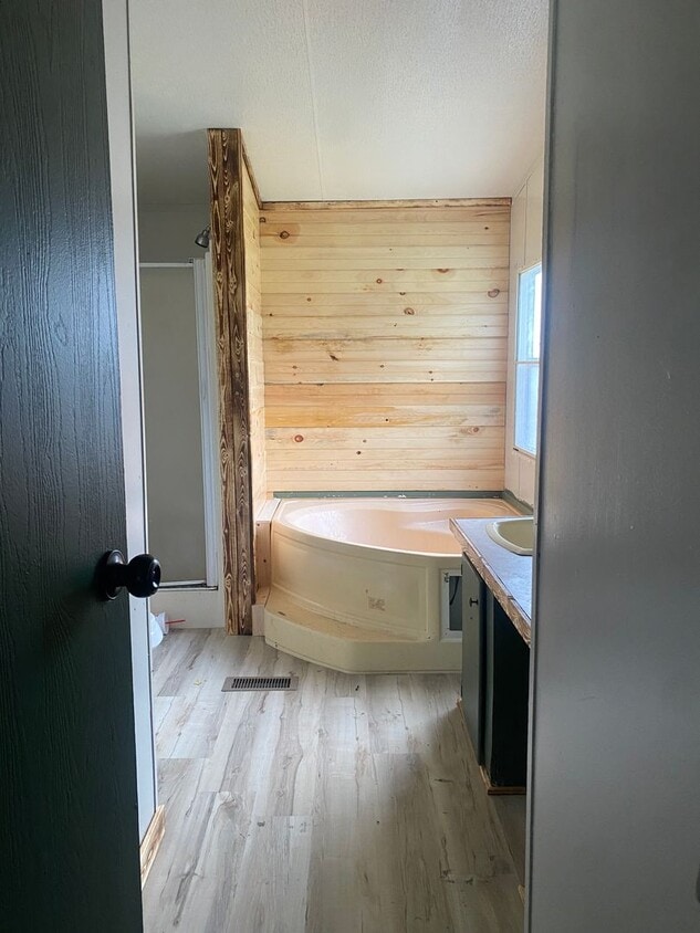 Building Photo - Upcoming Rental
