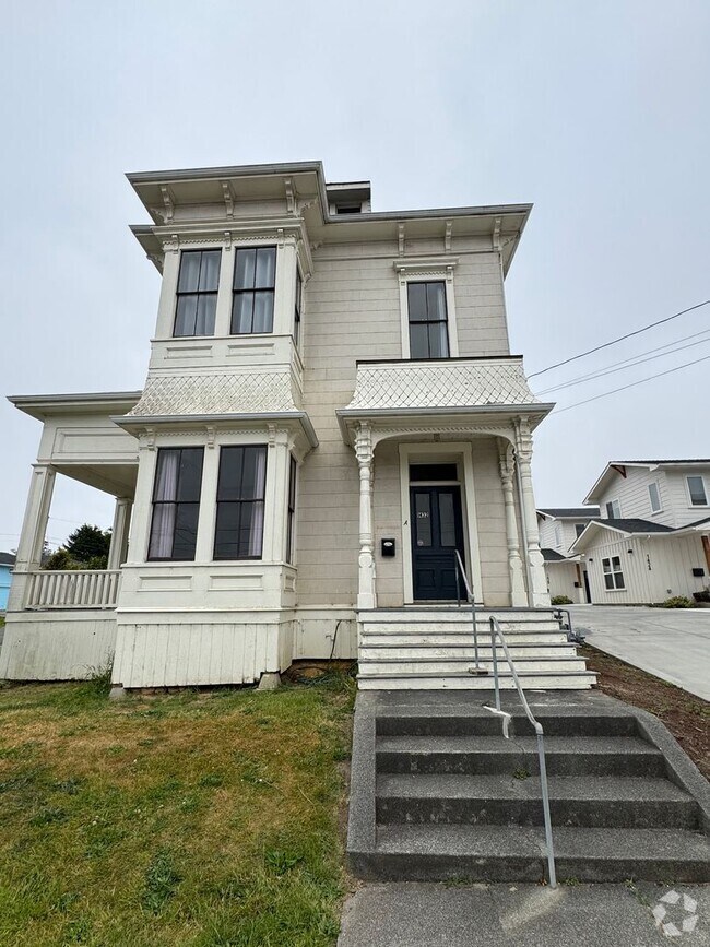Building Photo - 1432 L St