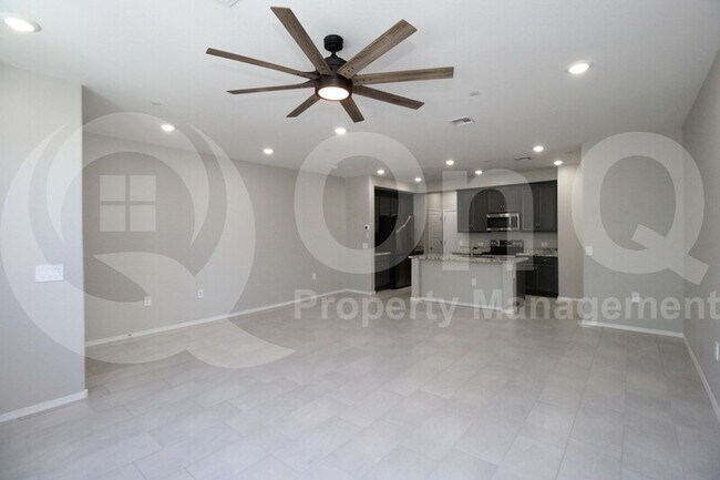 Building Photo - 2625 S Peppertree Dr