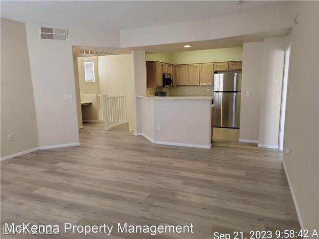 Foto del edificio - 2 br, 2 bath House - 5855 Valley Dr. #2041