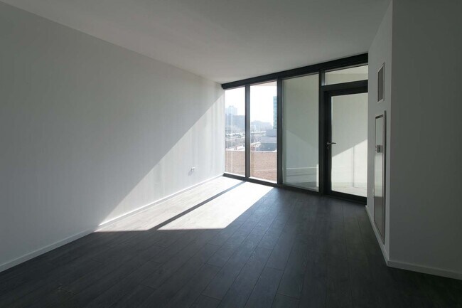 Interior Photo - City Hyde Park