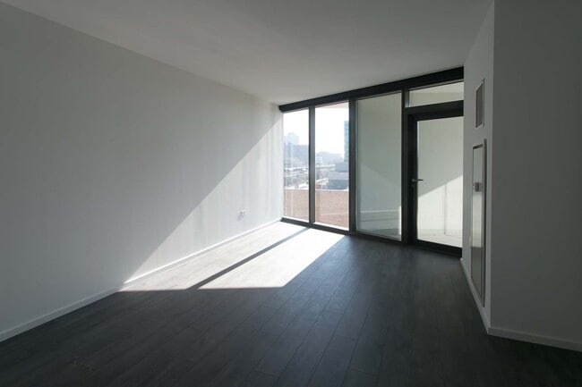 Interior Photo - City Hyde Park