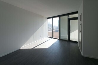 Interior Photo - City Hyde Park