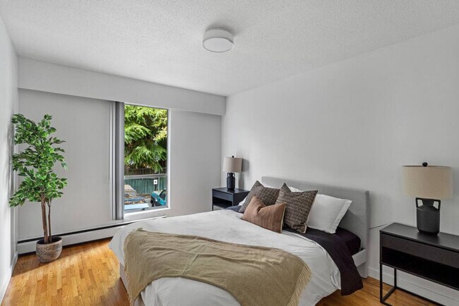 Photo du bâtiment - 2225 W 8th Ave