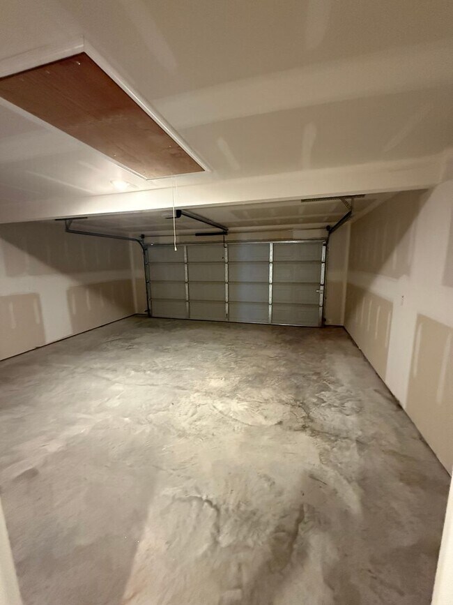 Foto del edificio - BRAND NEW Three Bedroom | Two Bath Home in...