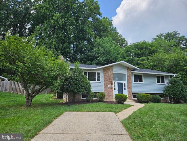 Building Photo - 5021 Swinton Dr