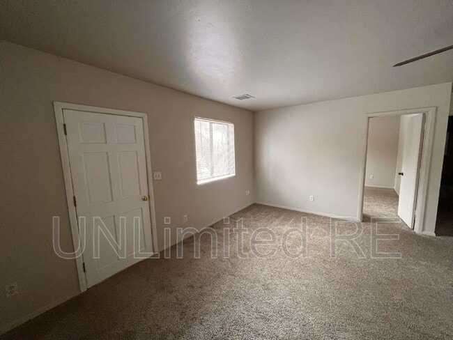 Building Photo - 1518 Shoup St