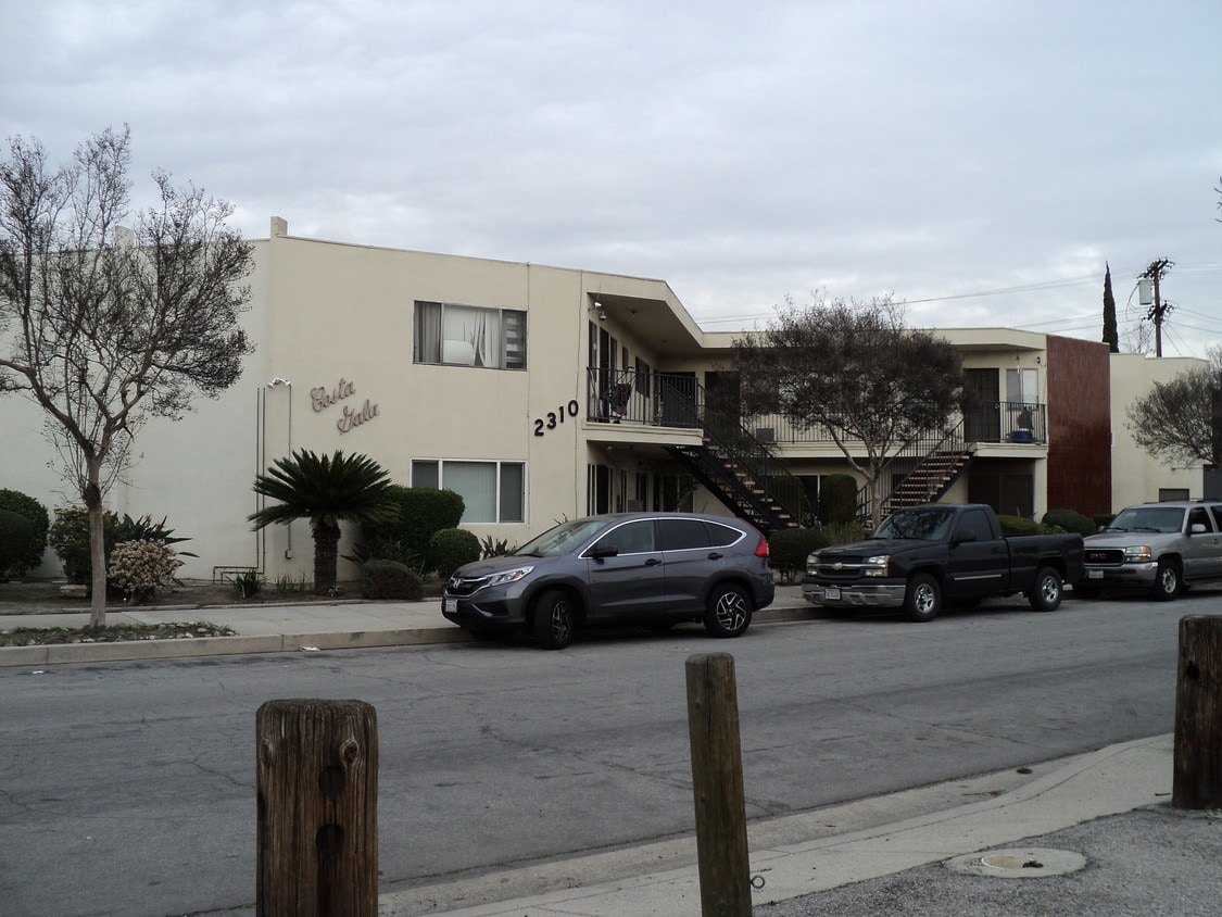 2310 Washington Cir, Burbank, CA 91504 Apartments in Burbank, CA