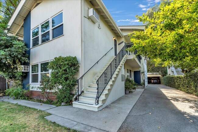 Foto del edificio - 4943 Coldwater Canyon Ave