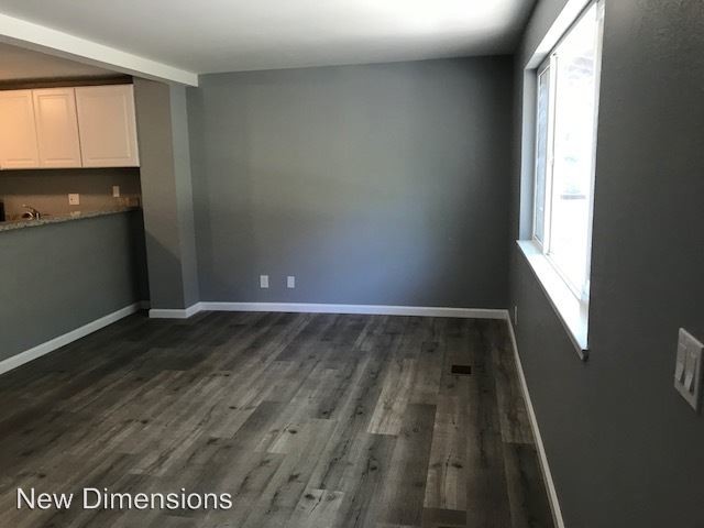 Building Photo - 3 br, 2 bath House - 1443 E. Long St.