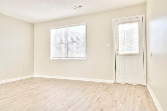 Building Photo - Clinton Place