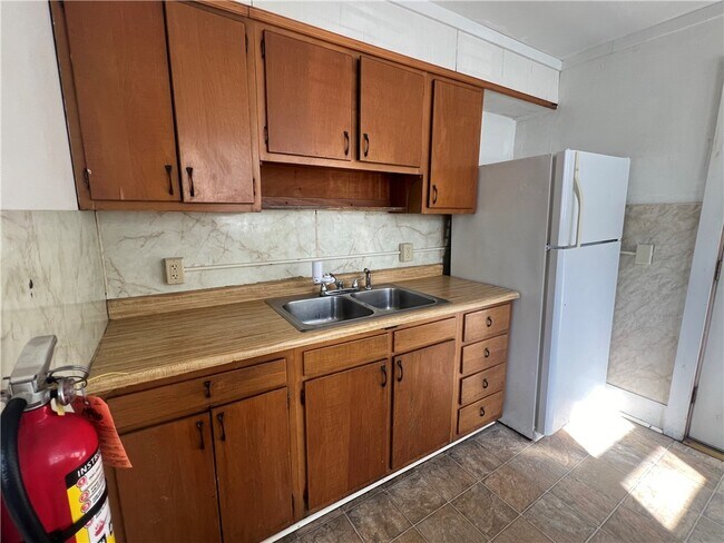 Foto del edificio - 10 Columbia St