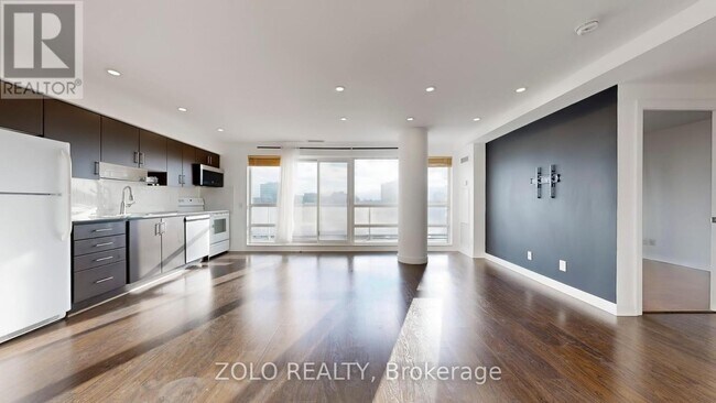 Photo du bâtiment - 2035 Sheppard Ave E