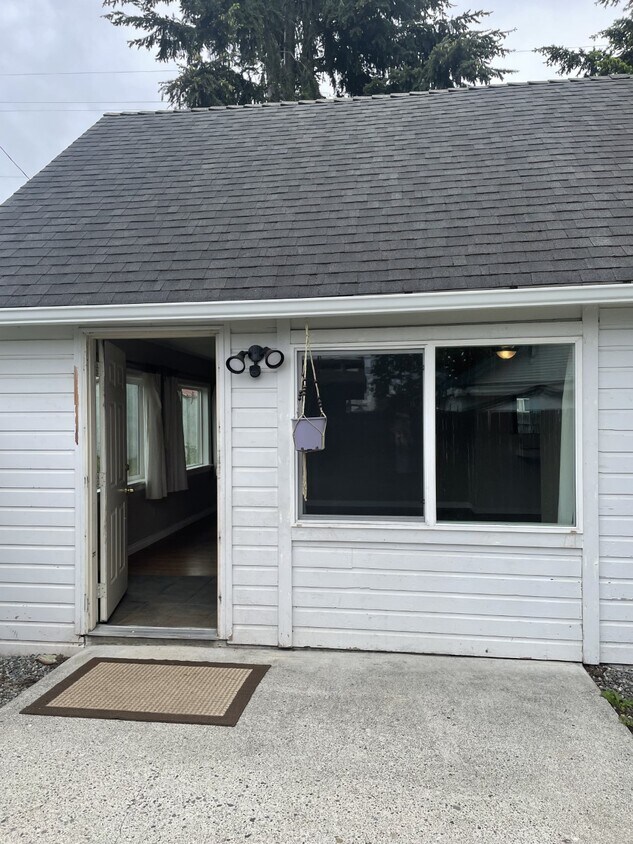 Foto principal - 169 W Alder St
