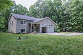 Building Photo - 18743 144th Ave