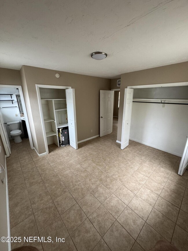 Building Photo - 916 Childrens Way