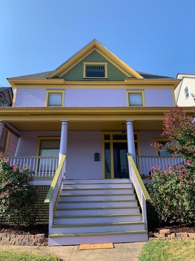 Primary Photo - Spacious 3 BR home in Old SW, close to YMC...
