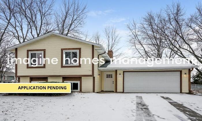 Primary Photo - Recently Updated 4 Bedroom Single Family H...