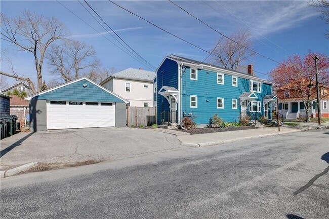 Building Photo - 30 Bayard St
