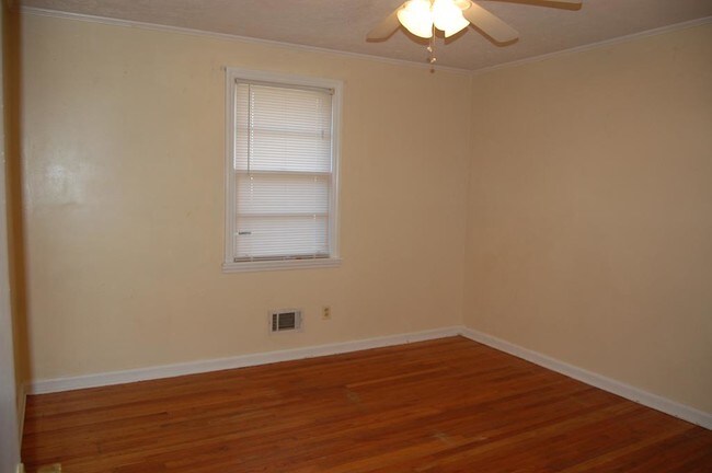 Building Photo - 918 Mockingbird Ln