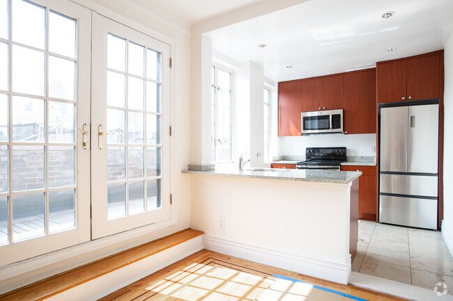 1BR, 1BA - Kitchen - 796 Madison Ave