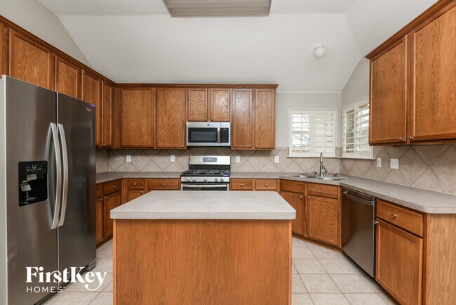 Building Photo - 5500 Milford Dr