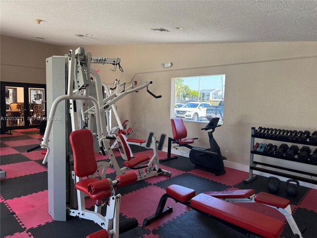 Foto del edificio - 6195 NW 186th St