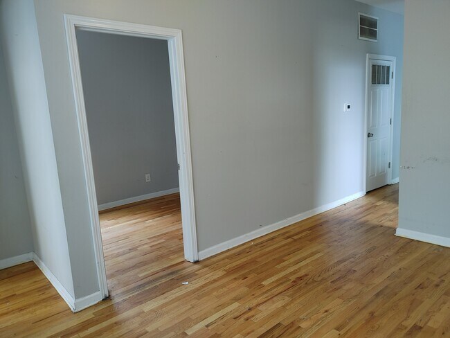 Building Photo - 4250 W Haddon Ave
