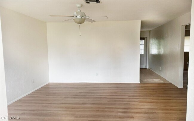 Foto del edificio - 757 95th Ave N