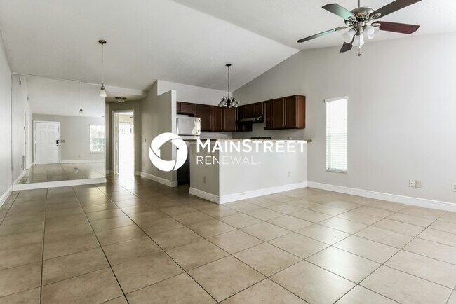 Foto del edificio - 3 Bedroom Pet-Friendly Home in Gotha, FL with Main Street Renewal