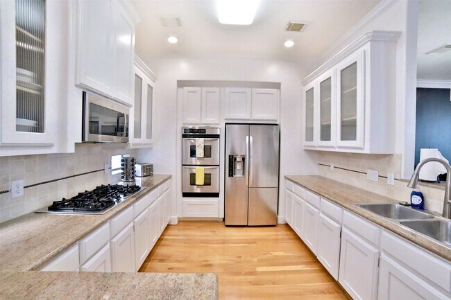 Foto del edificio - 2410 Dorrington St