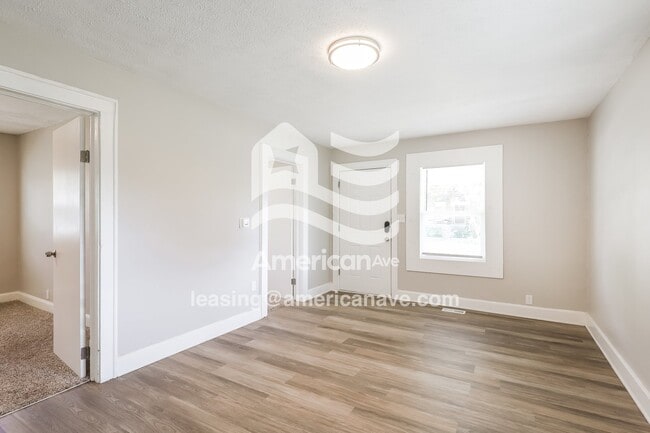 Building Photo - 2126 Dequincy St