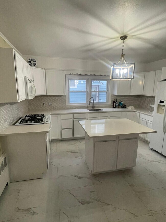 Kitchen - 711 Schuyler Ave