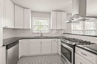 Building Photo - 927 Walling St