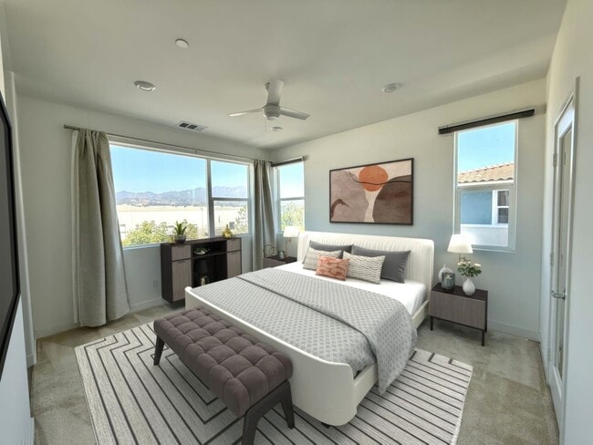 Foto del edificio - Stylish Corner Residence in Lake Forest