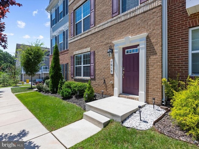 Building Photo - 7019 Hickory Ct