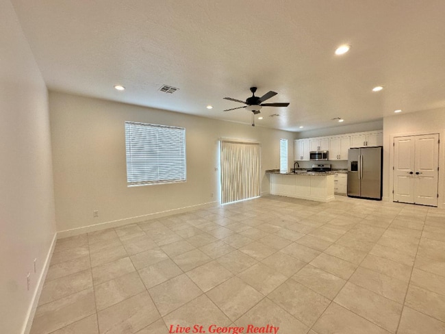 Building Photo - 258 N 2470 W