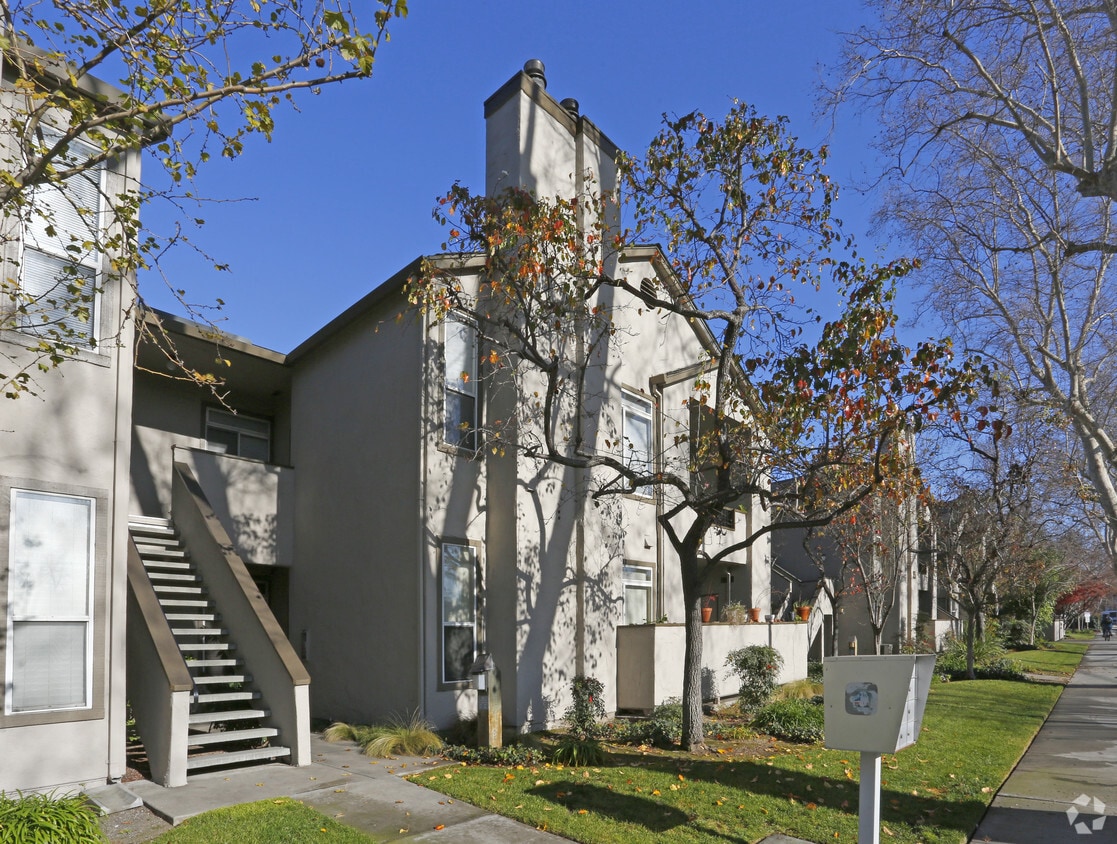 Jefferson Square Apartments in San Jose, CA