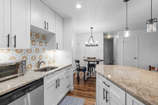 Building Photo - 2800 Kalmia Ave