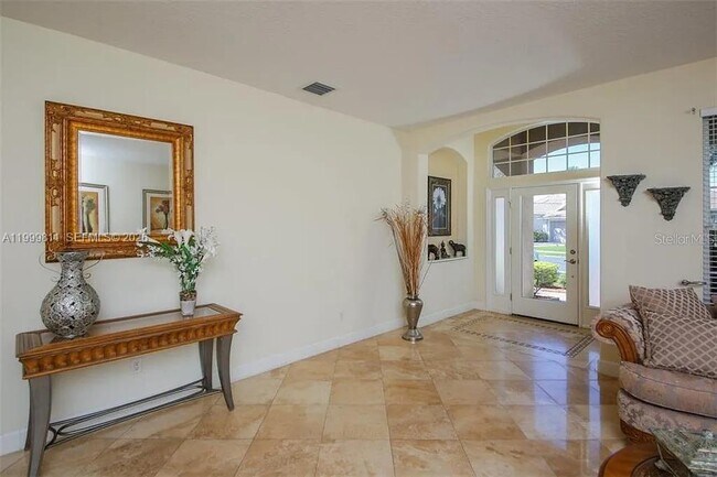 Foto del edificio - 6945-6974 74th St Cir E